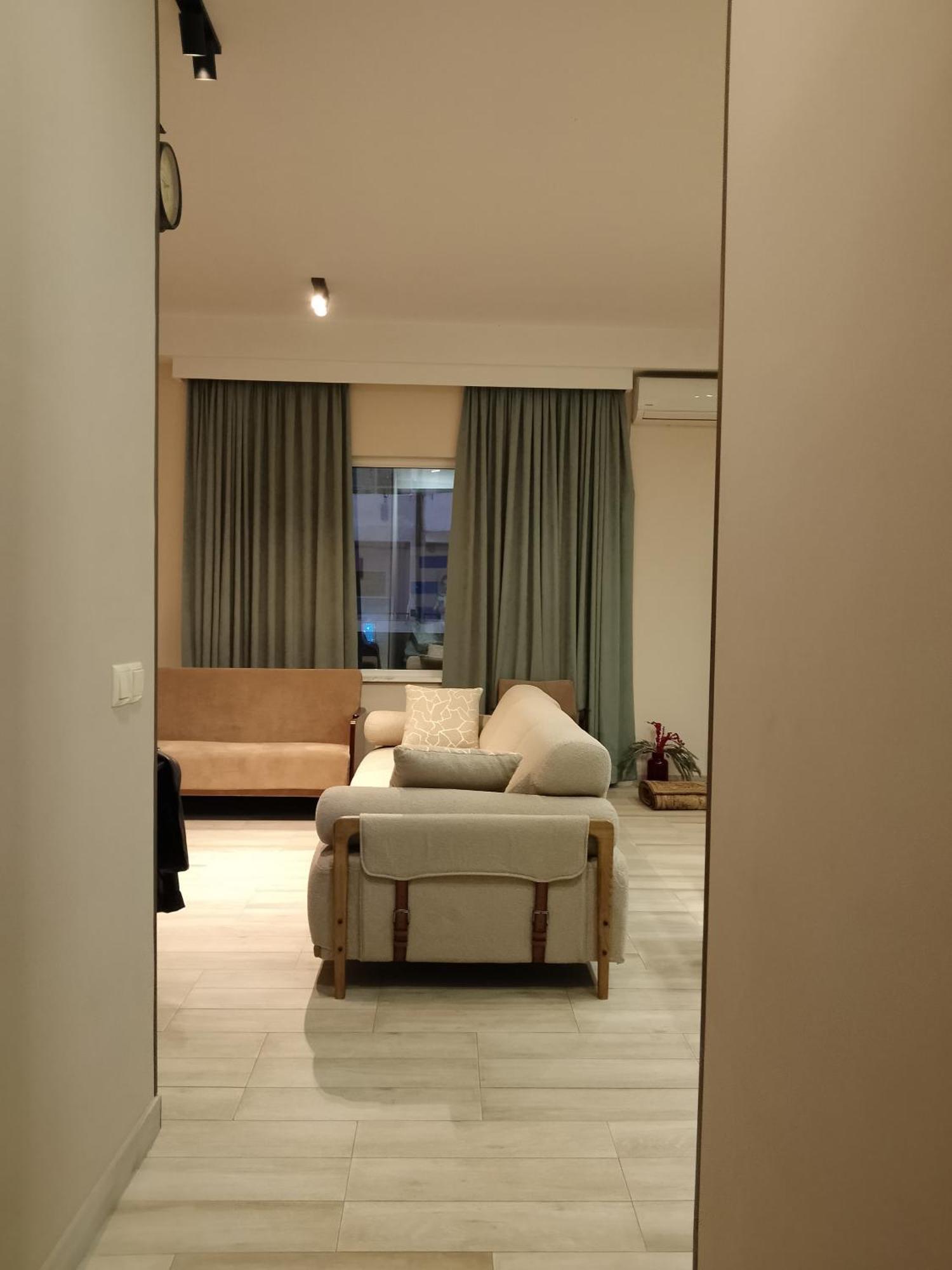 Medea'S Home Кутаиси Екстериор снимка