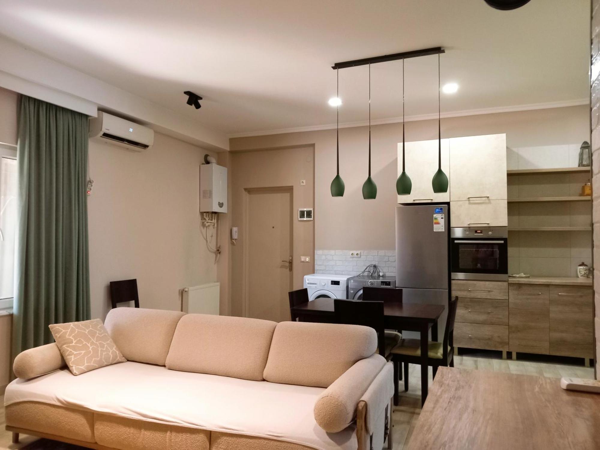 Medea'S Home Кутаиси Екстериор снимка