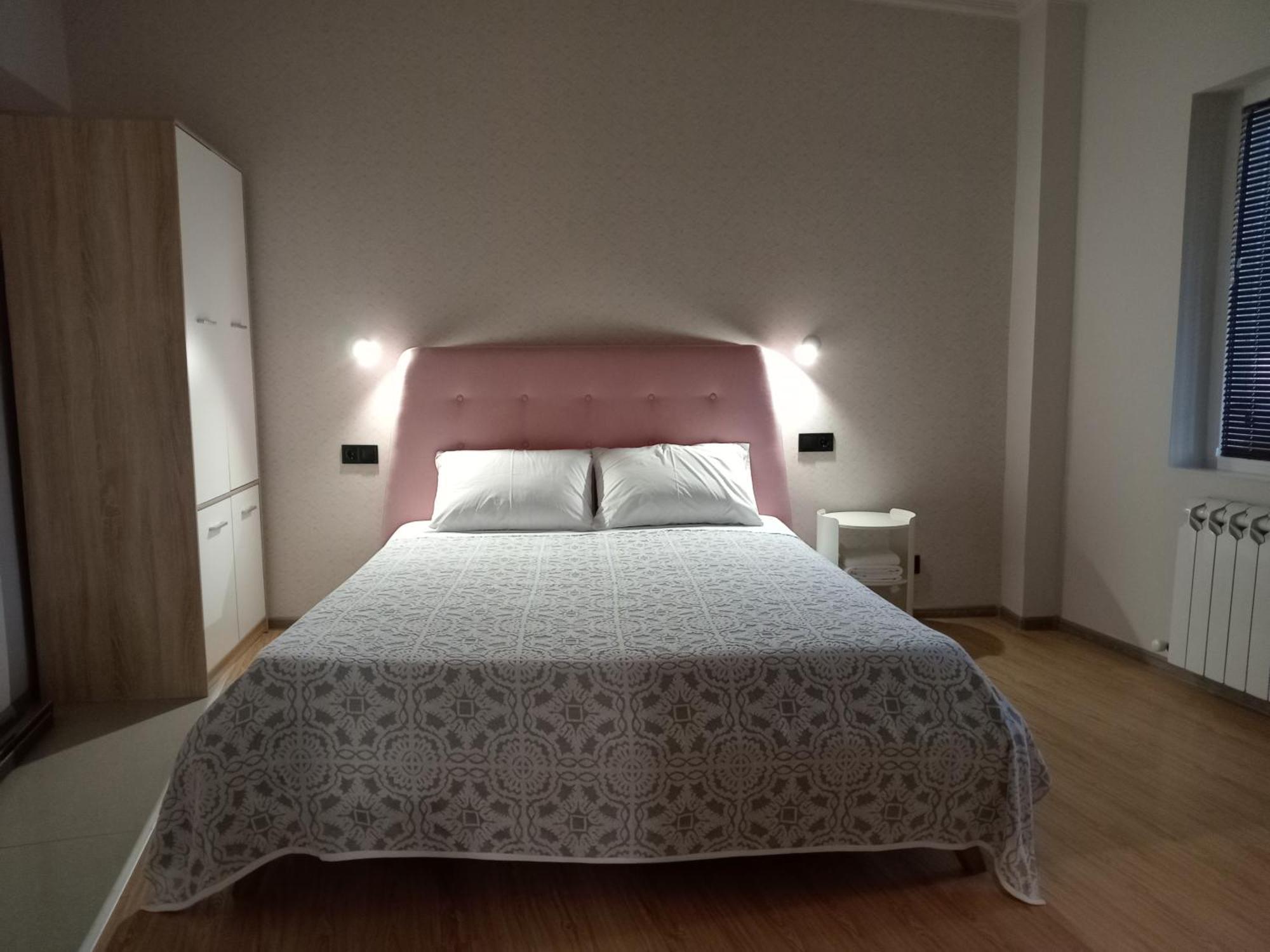 Medea'S Home Кутаиси Екстериор снимка